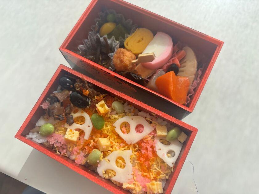 懐石料理青山(銀座三越地下2F)の制服4