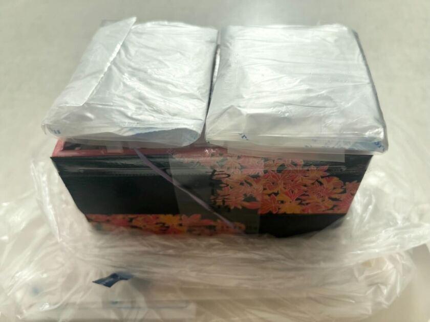 懐石料理青山(銀座三越地下2F)の制服3