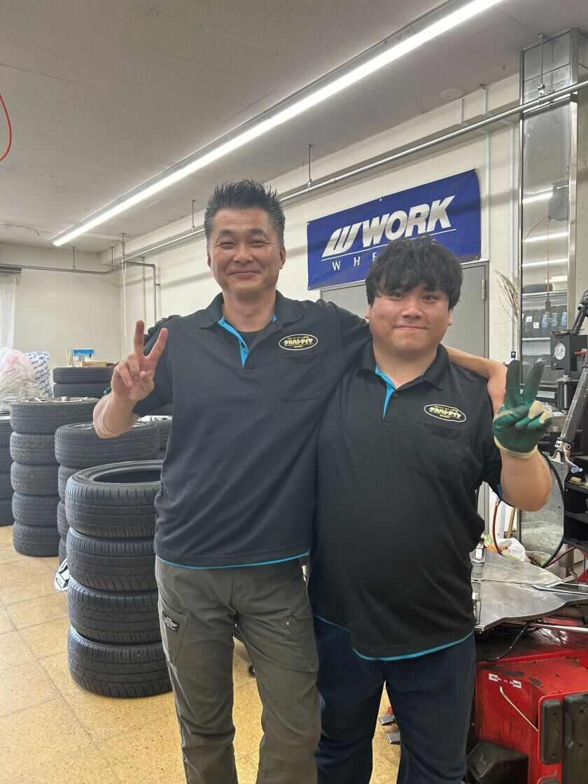 タカハシタイヤの制服1