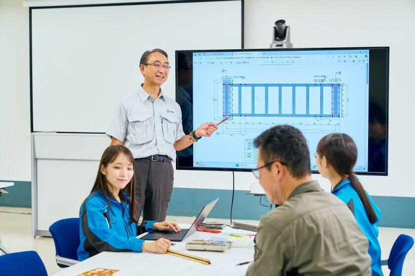 株式会社三和技巧の制服1