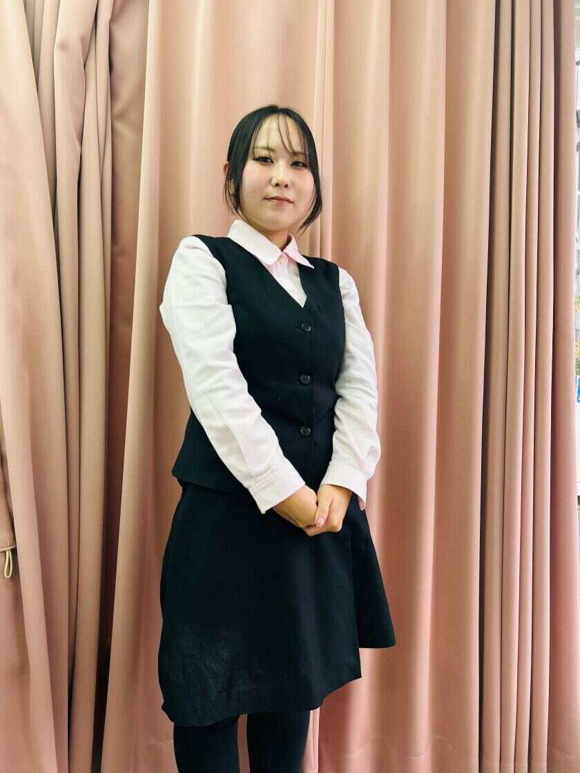 文栄不動産株式会社の制服1