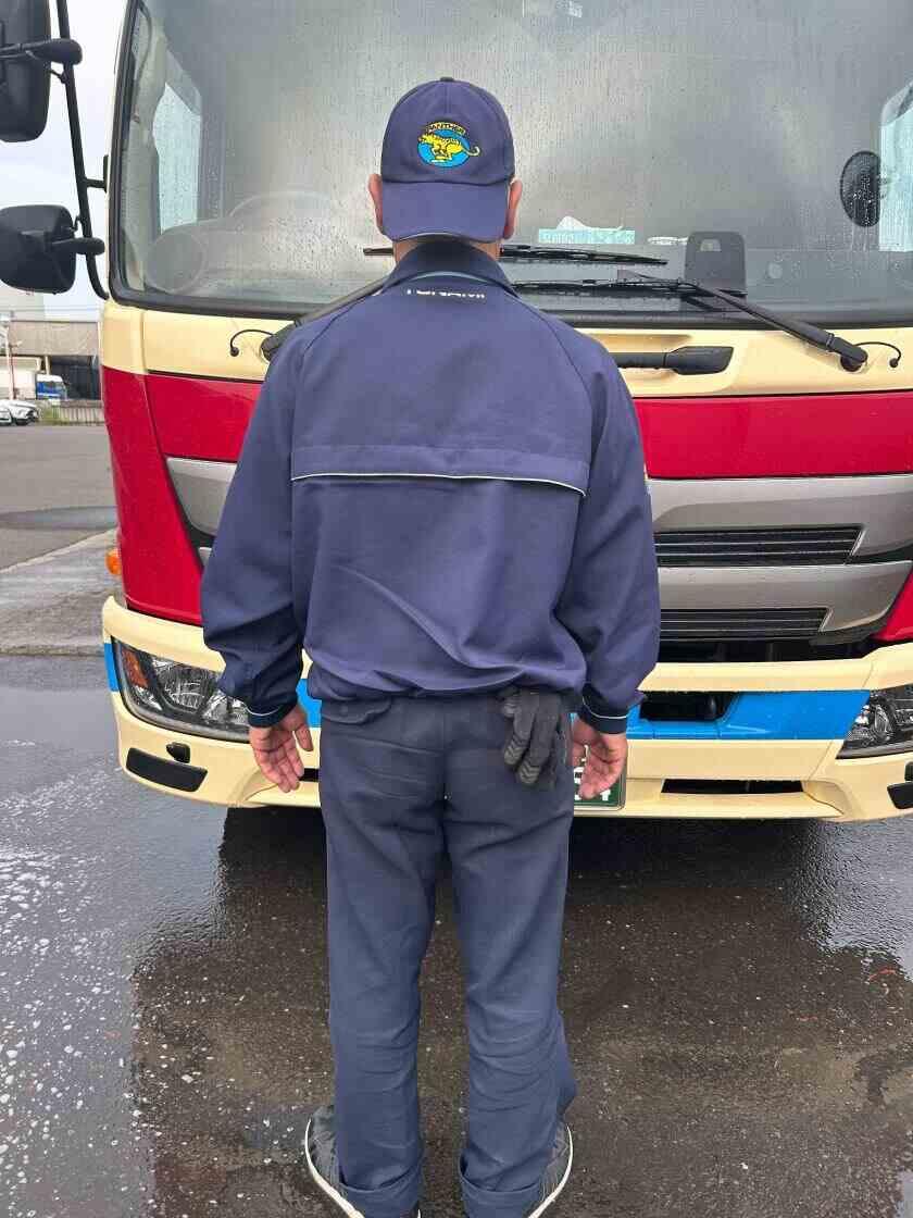 北海道トナミ運輸株式会社 道央支店の制服2