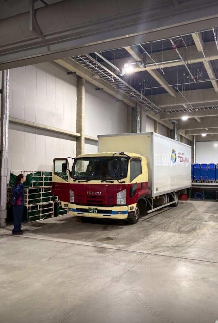 北海道トナミ運輸株式会社の制服2