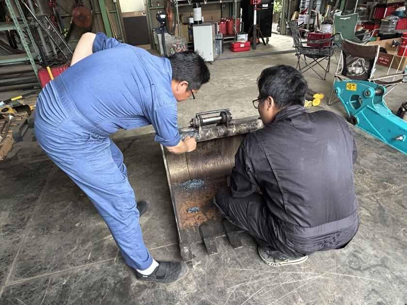 株式会社森商事 本社の制服3