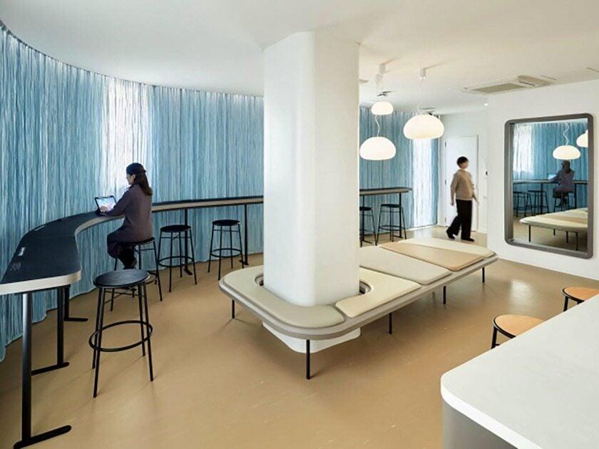 株式会社ナインアワーズ 9h人形町の制服4