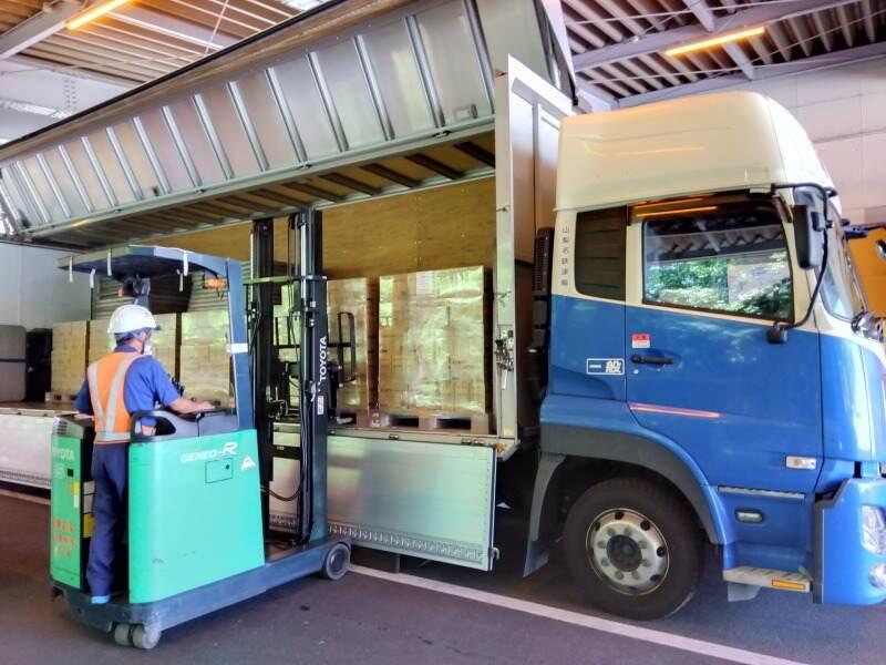山梨名鉄運輸株式会社の仕事画像2
