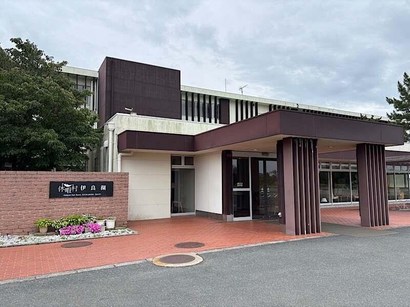 株式会社BRAVELYの制服4