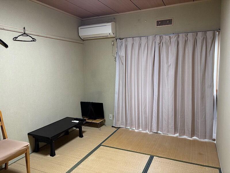 株式会社BRAVELYの制服7
