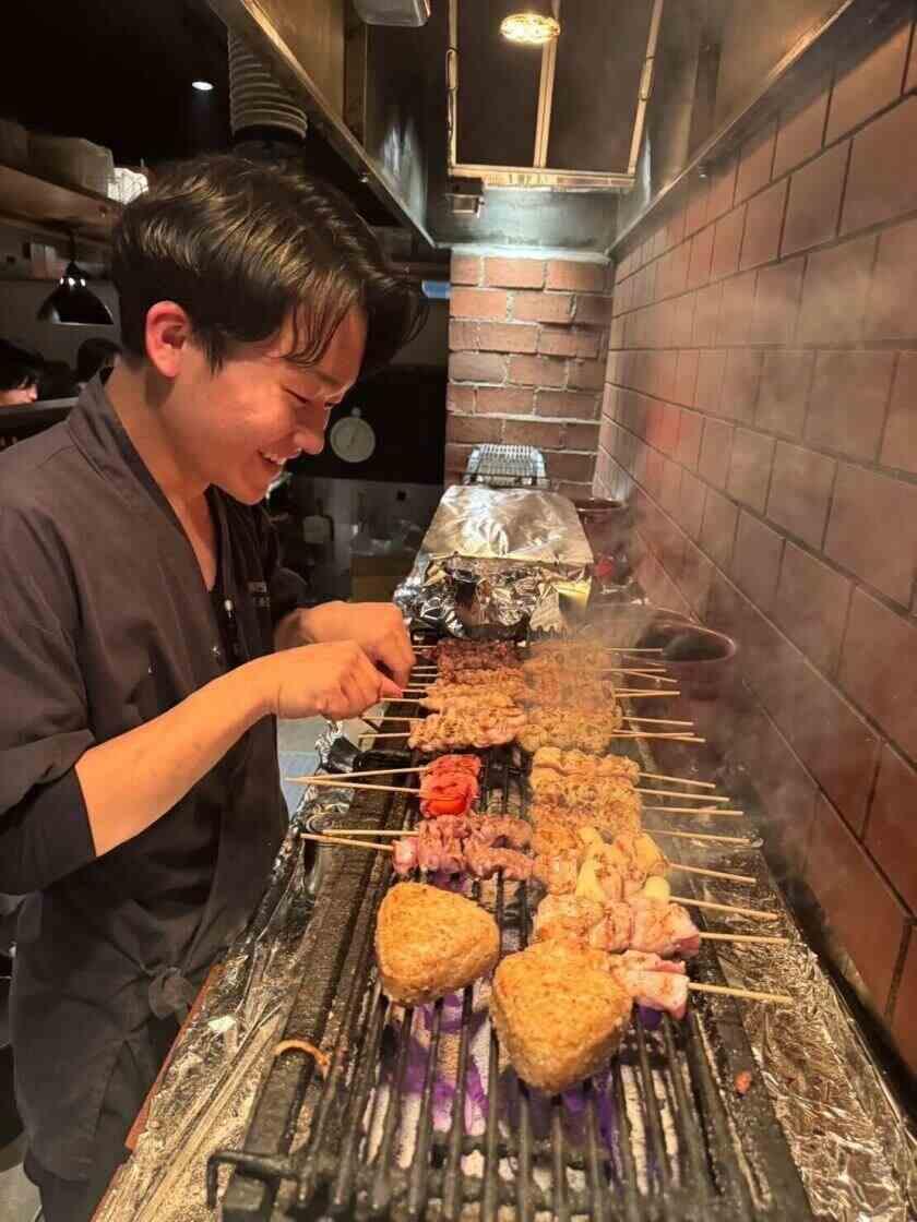 炭火焼き鳥 まさや西宮北口店の制服2