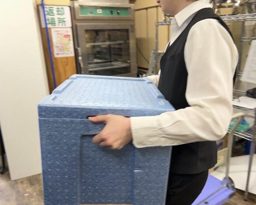 ファーストケータリング株式会社の制服1