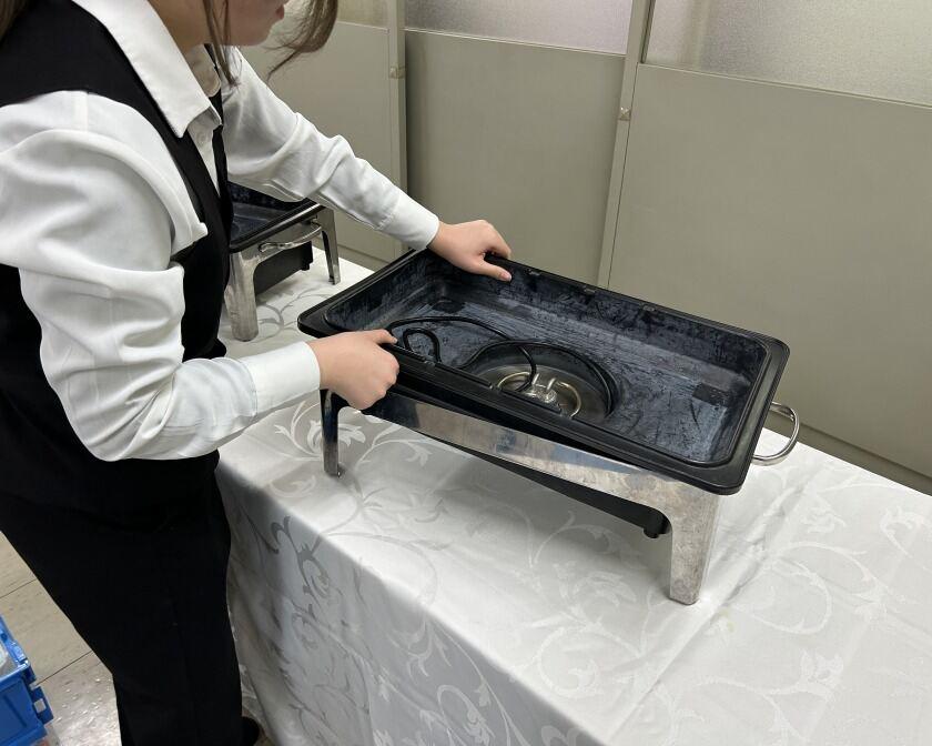 ファーストケータリング株式会社の制服3