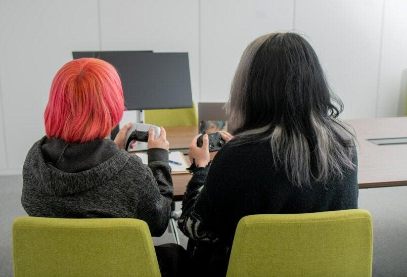 ポールトゥウィン 博多センターの制服4