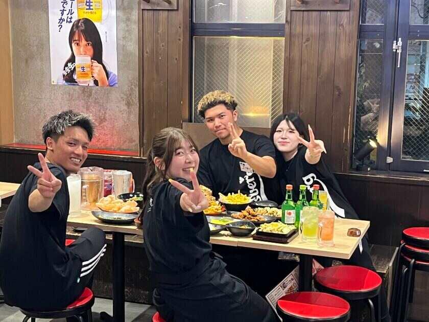 居酒屋それゆけ!鶏ヤロー!国分寺店 (株式会社新参者)の制服3