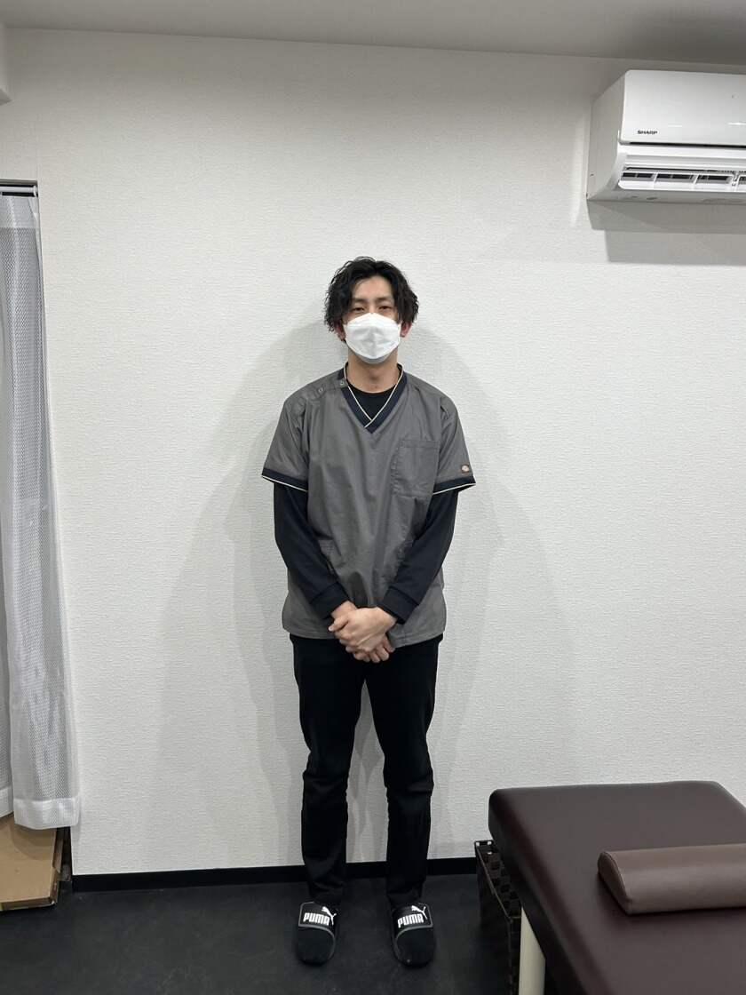 すいたの接骨院の制服1