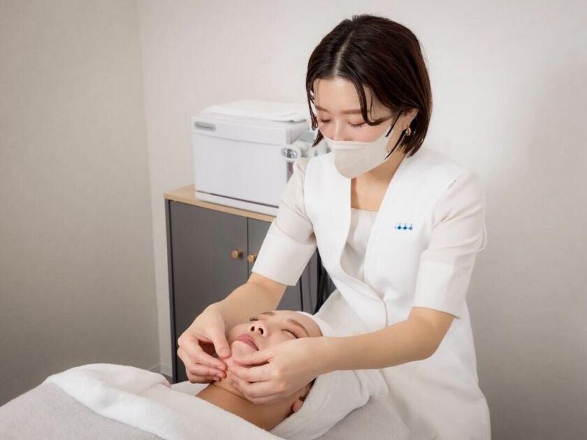 【本社直営店】POLA THE BEAUTY 津久野店の制服5