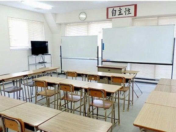 専修学校久留米ゼミナール日本語学科の制服4
