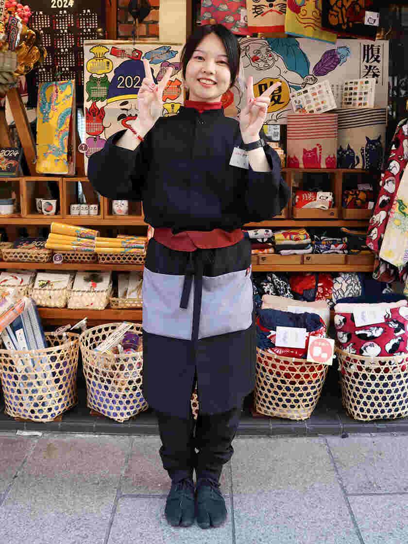 倭物やカヤ 本店(中華街大通り)の制服1