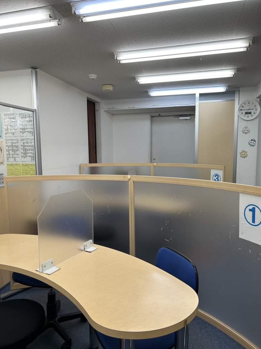 トライプラス北千住の制服3