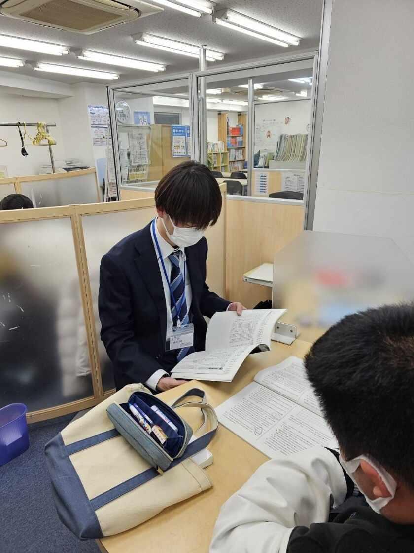 トライプラス北千住の制服2