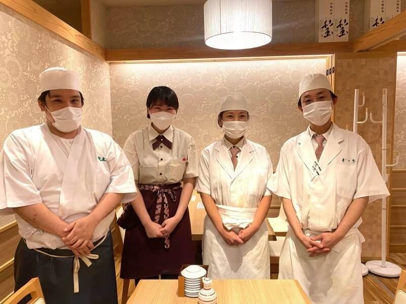 桃太郎すし 高円寺本店の制服3