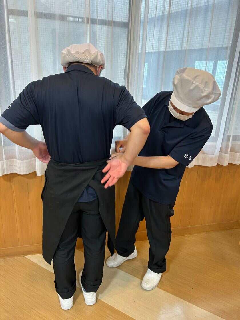 ベストフードサービス株式会社の制服1