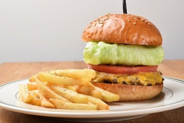 BULLDOG CAFEの制服7