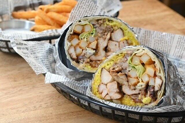 BULLDOG CAFEの制服5