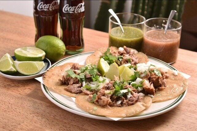 BULLDOG CAFEの制服6