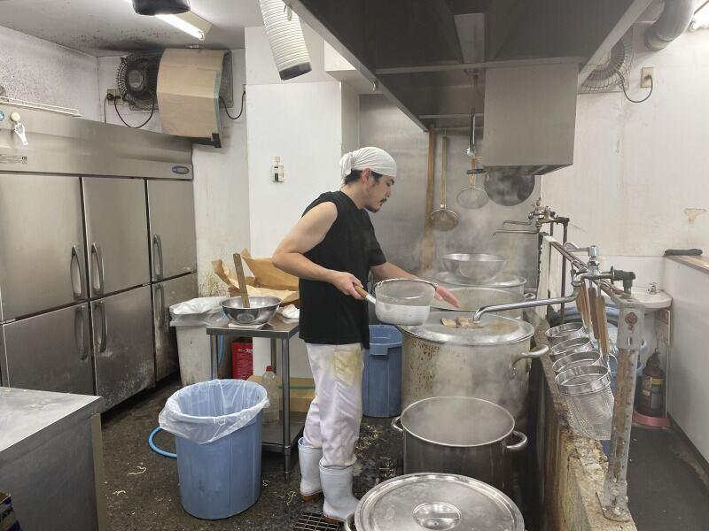 横浜家系ラーメン武蔵家 東小金井の制服8