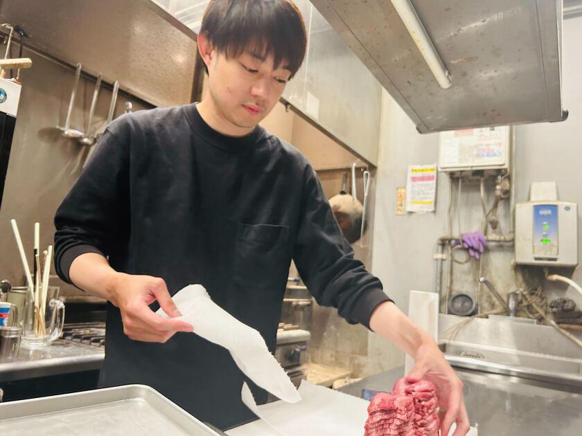焼肉すどう 春吉店の制服4