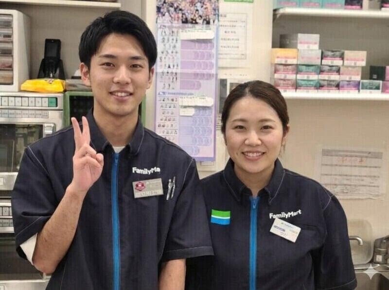 ファミリーマート センター北駅前店の仕事画像1
