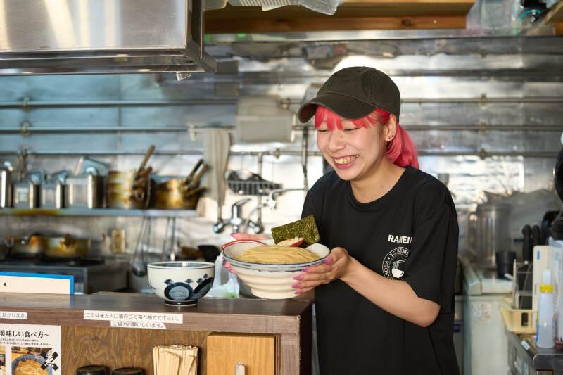 油そば専門店 みや寺 大手町店の仕事画像2