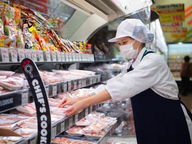 お肉をカットして、パックに詰めて、店頭に並べるだけ。未経験OK(販売、魚津市)のイメージ画像