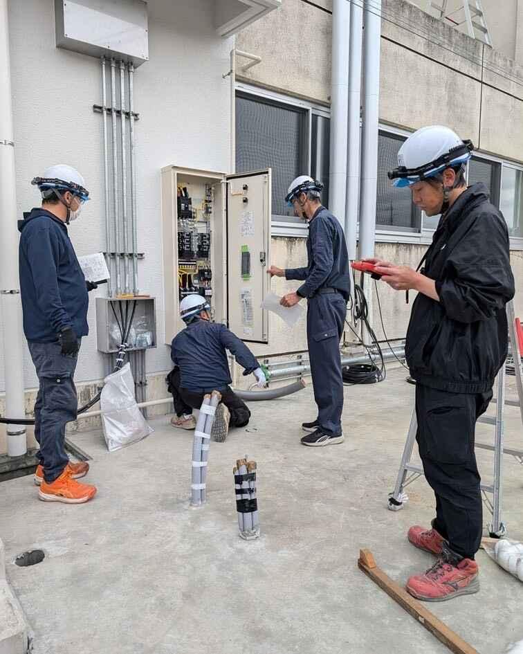 横井電気工業株式会社の制服9