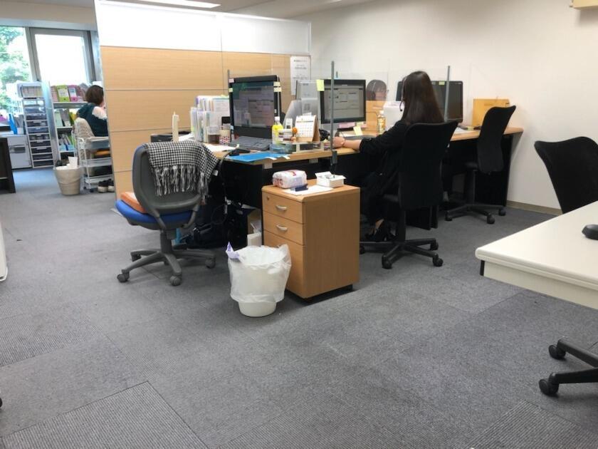 株式会社アフティーコミュニケーションズの制服3