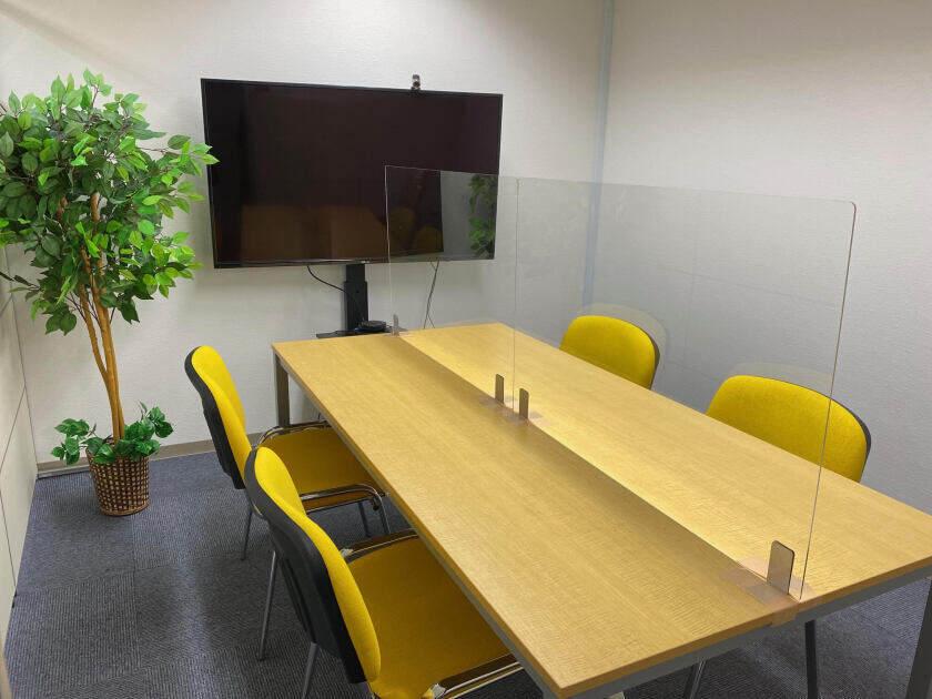 株式会社アフティーコミュニケーションズの制服1