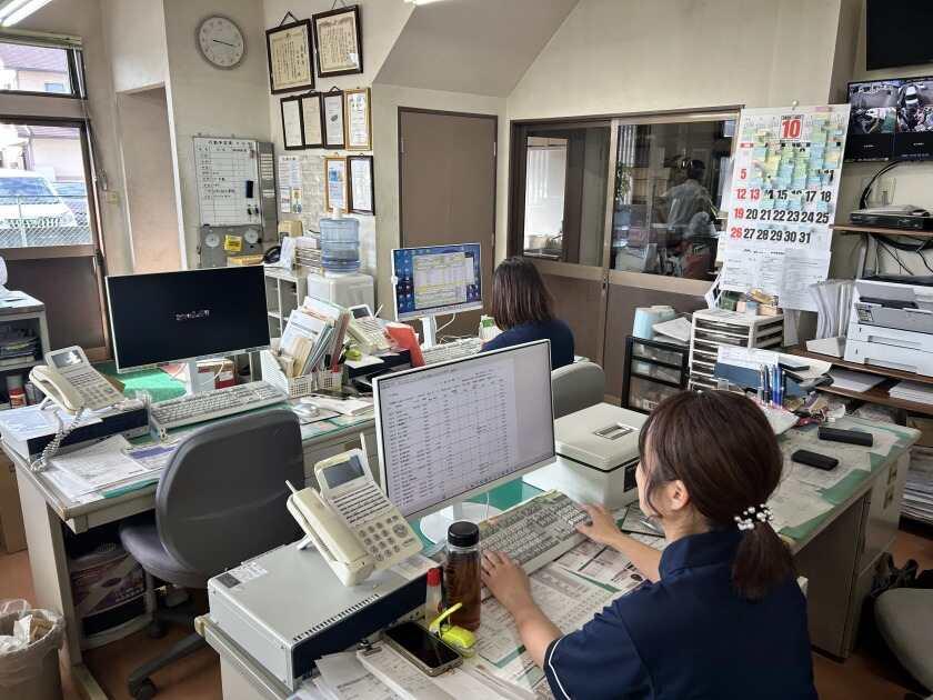 有限会社山田電機 熊本の制服5