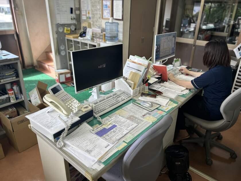 有限会社山田電機 熊本の制服1