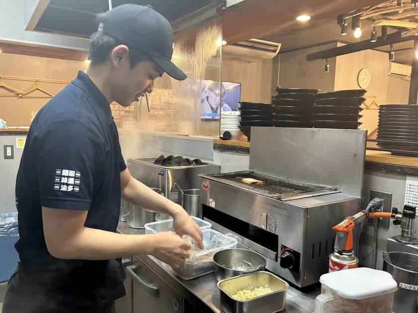 辻田家 小山本店の制服3