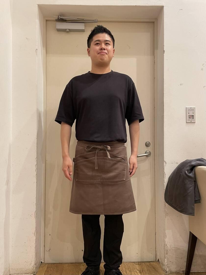 ピッツェリア・ドォーロ 新橋店の制服2