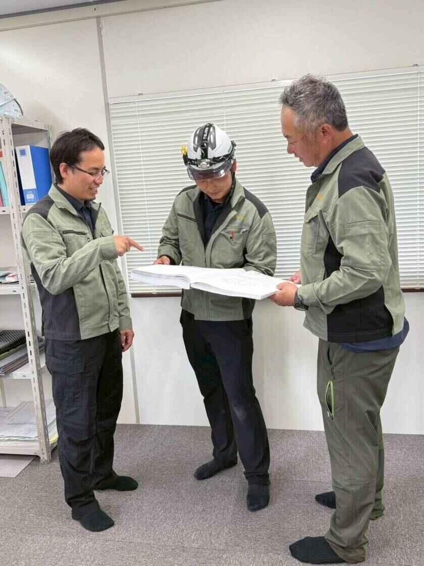 株式会社薫田工務店の制服2