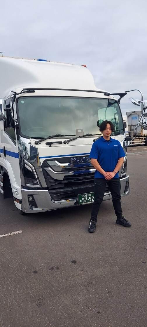 アドバンスクリエイト株式会社の制服1