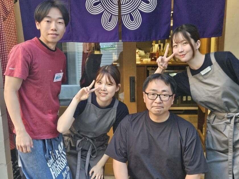 焼鶏もっけいの制服4