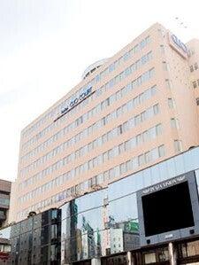 ホテルクリオコート博多 予約部の制服1
