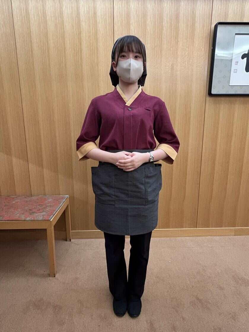小倉山荘 名古屋三越栄店の制服1
