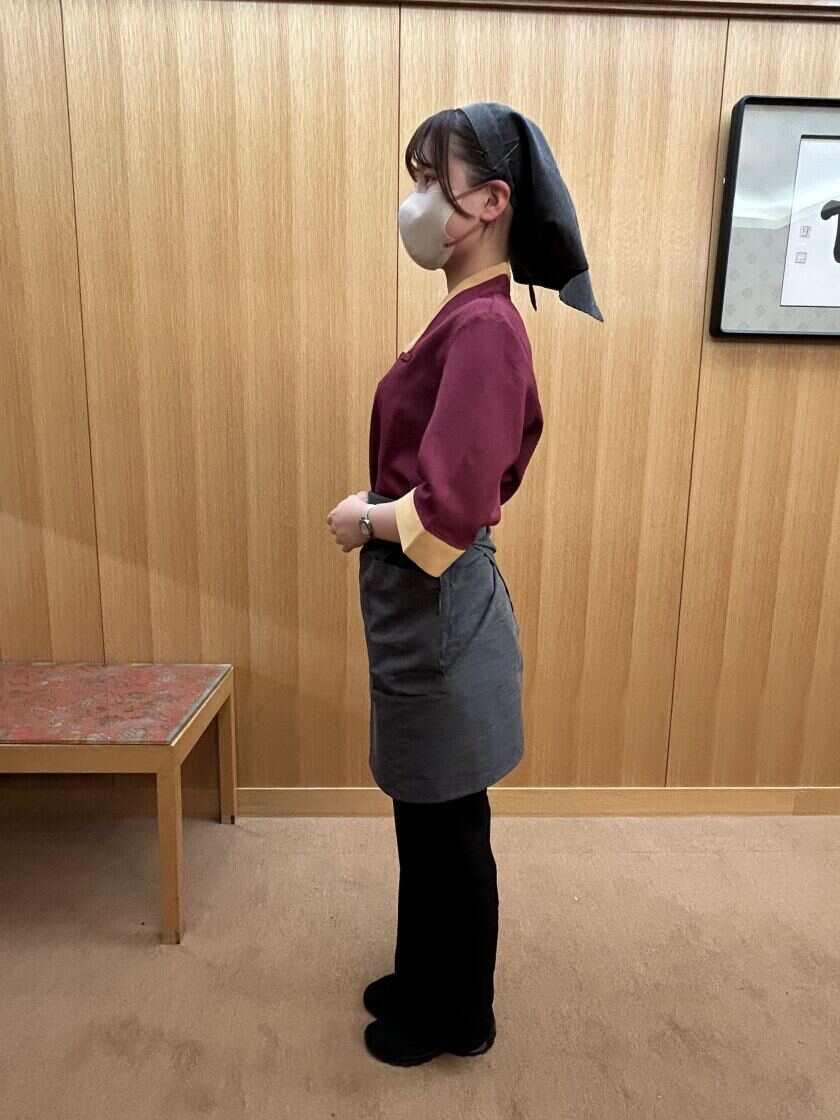 小倉山荘 名古屋三越栄店の制服2