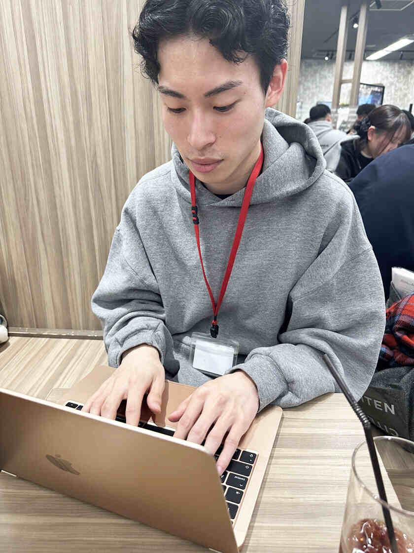 株式会社greedy(グリーディー)の制服2