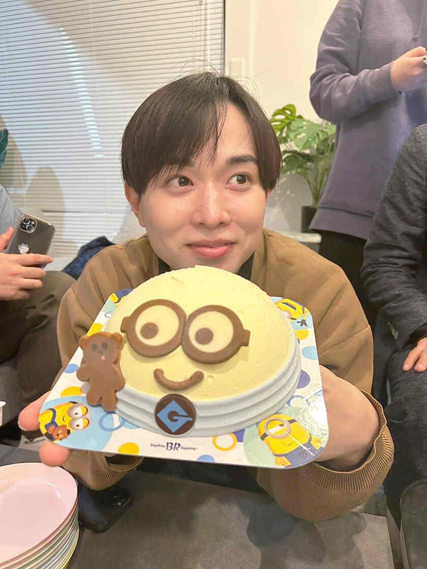 株式会社greedy(グリーディー)の制服3