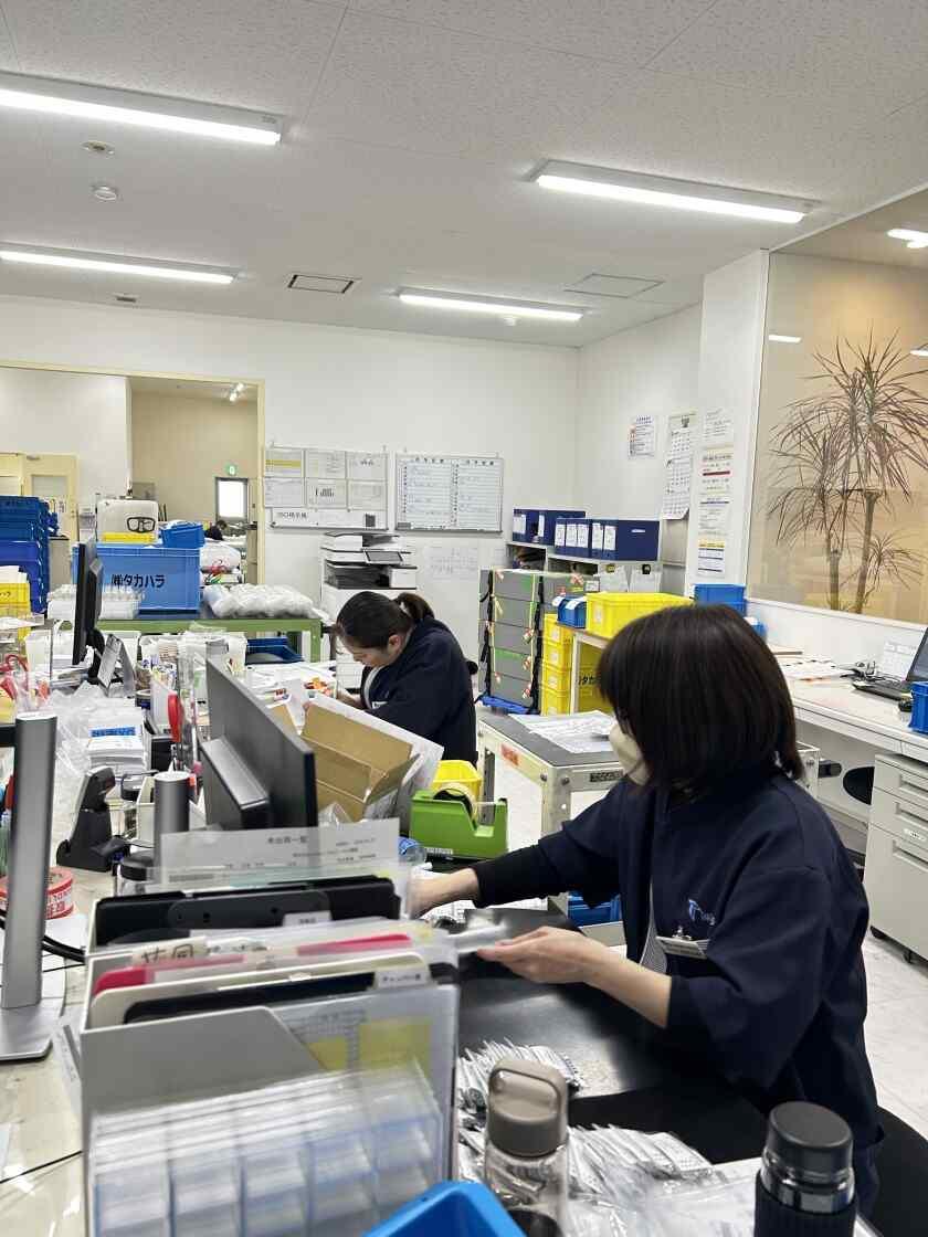 株式会社タカハラの制服1