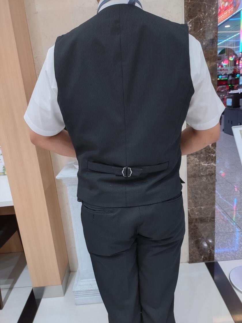プレイスポットドラゴン川崎の制服2